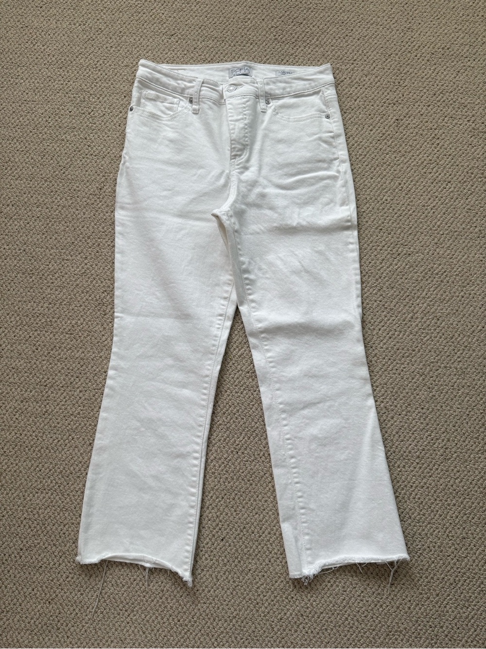White Mayra Crop-Flare Sofia Jeans by Sofia Vergara